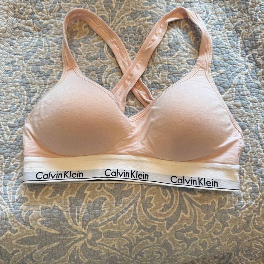Calvin Klein Women's Pink Sports Bra
